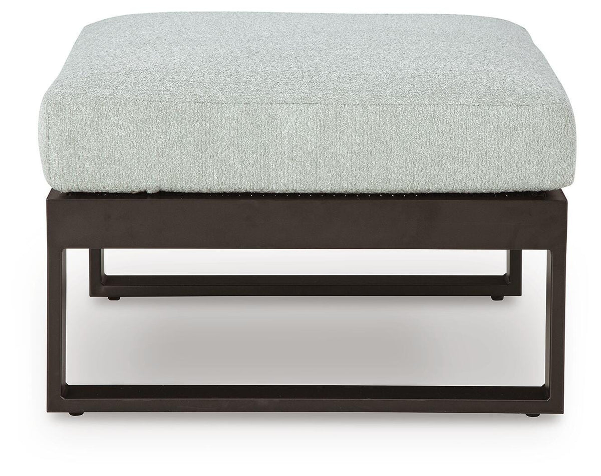Beachloft Ottomans