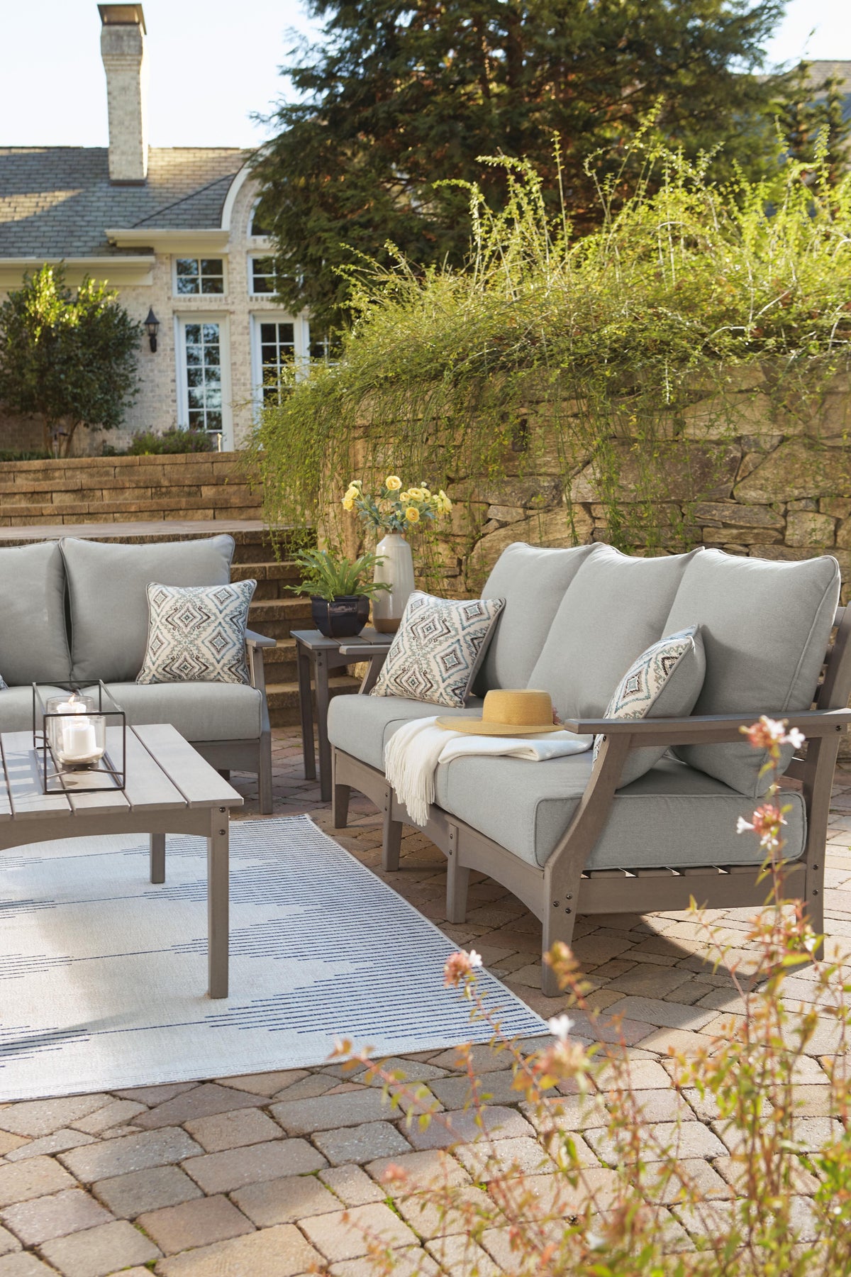 Visola Stationary Sofas