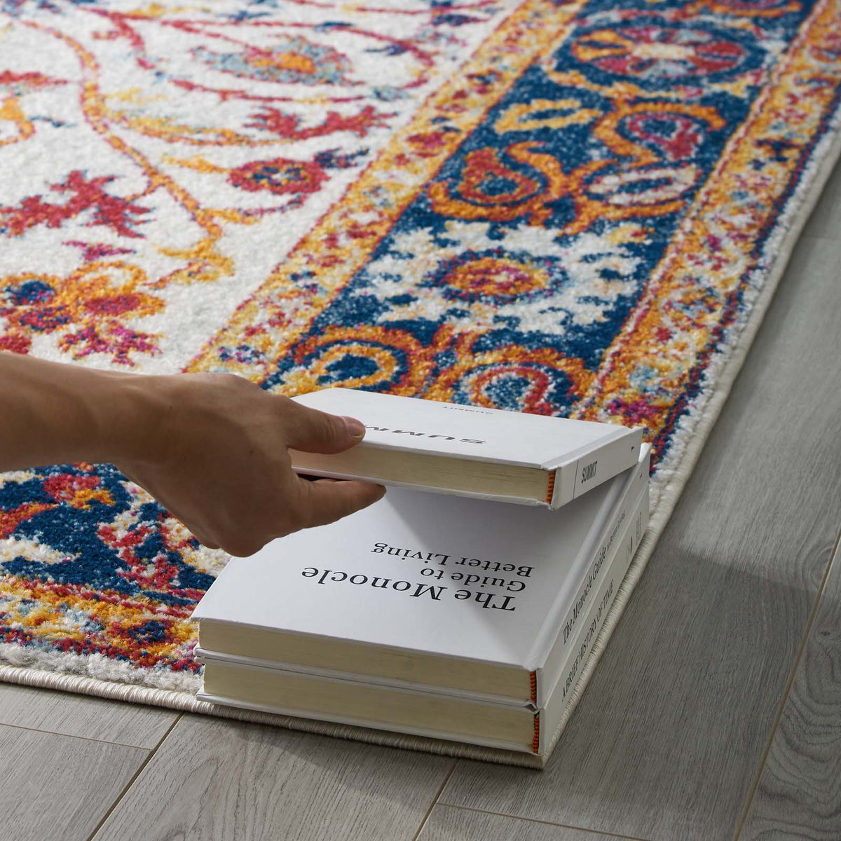 Entourage Samira Distressed Vintage Floral Vintage Medallion Area Rug