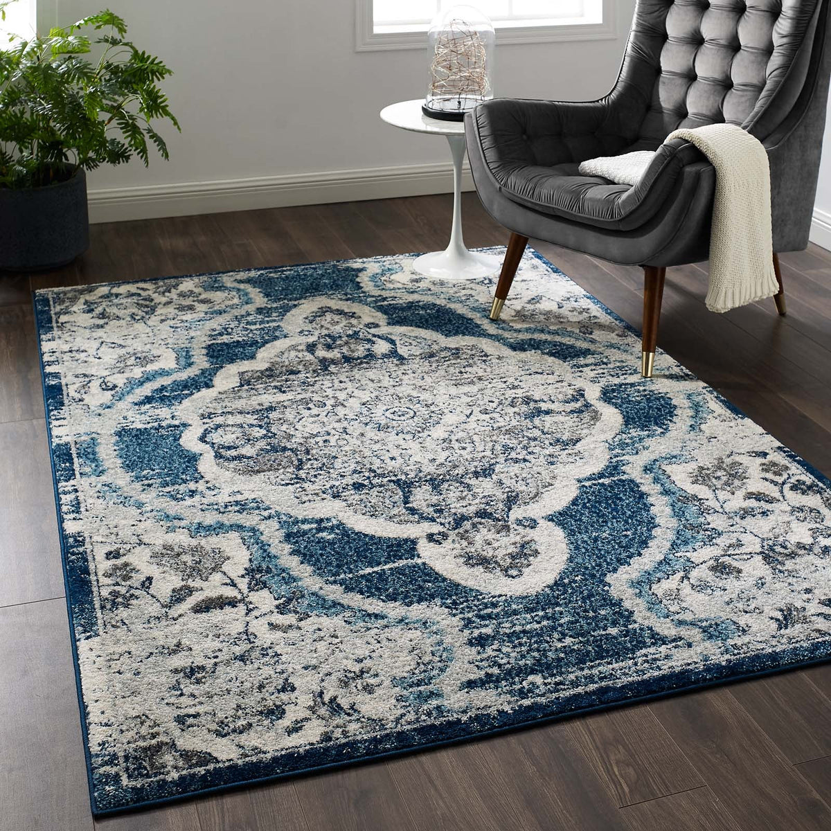 Entourage Malia Distressed Vintage Floral Vintage Medallion Area Rug