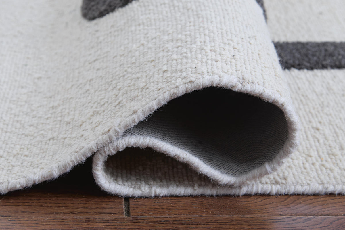 Davismour Area Rugs