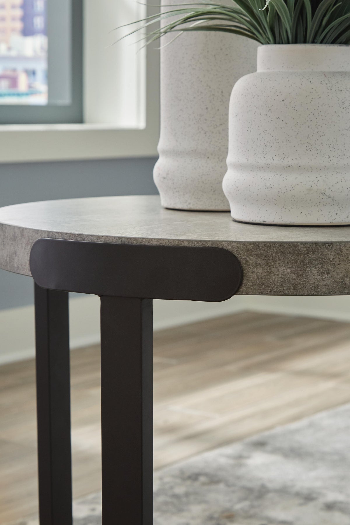 Darthurst Coffee Table Sets