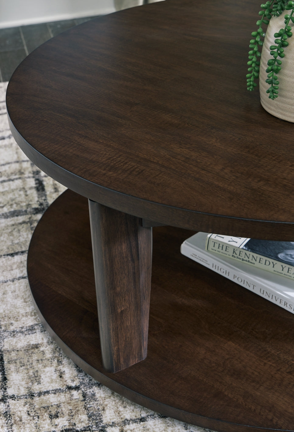 Korestone 2 Round Cocktail Table - Brown
