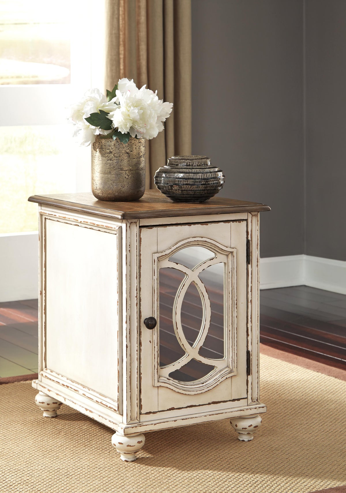 Realyn End & Side Tables