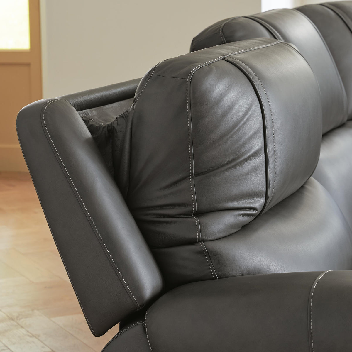 5Z Reclining Sectionals