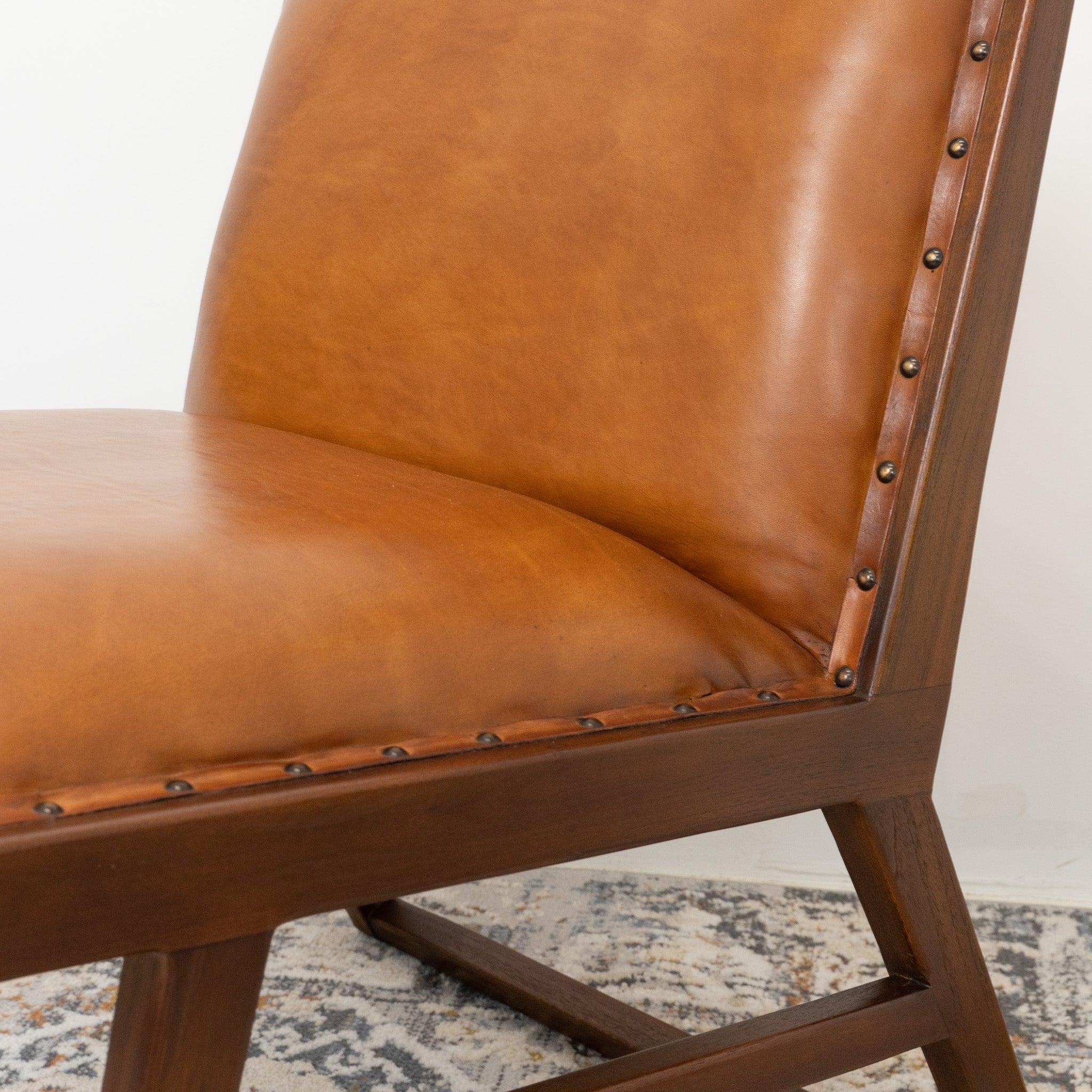 Pohan Leather Lounge Chair - Tan