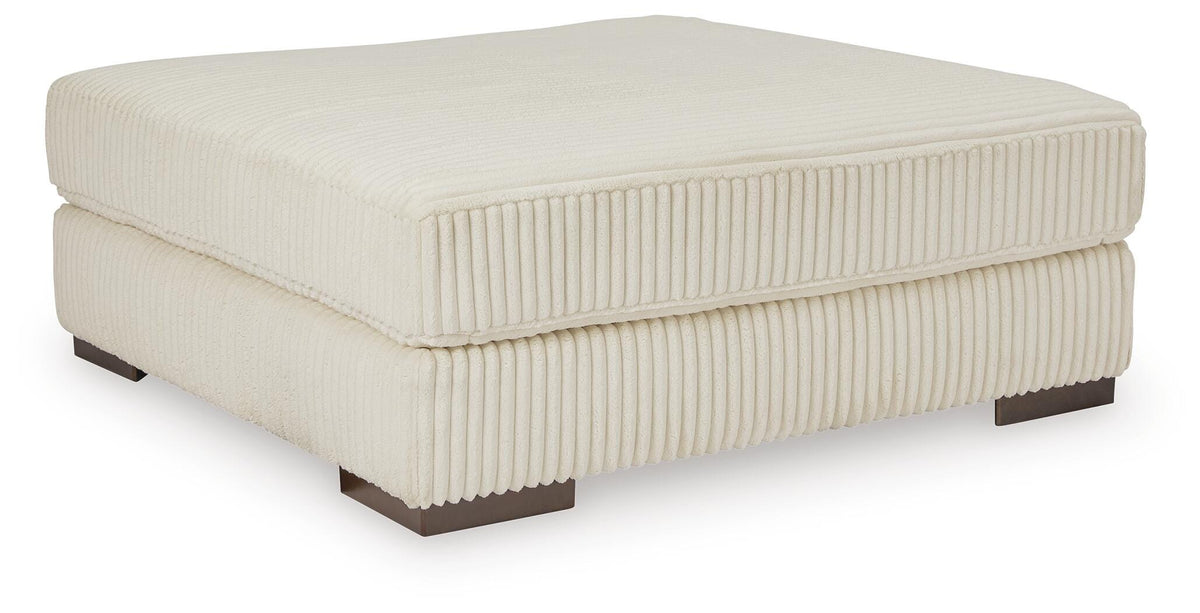 Lindyn Ottomans