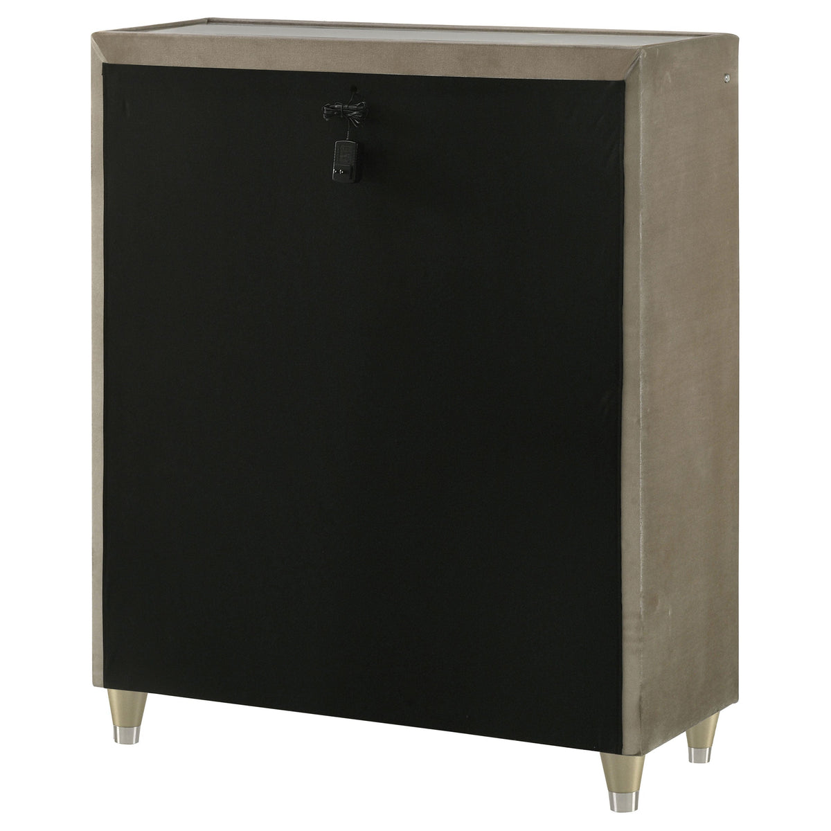 Lorient Chests