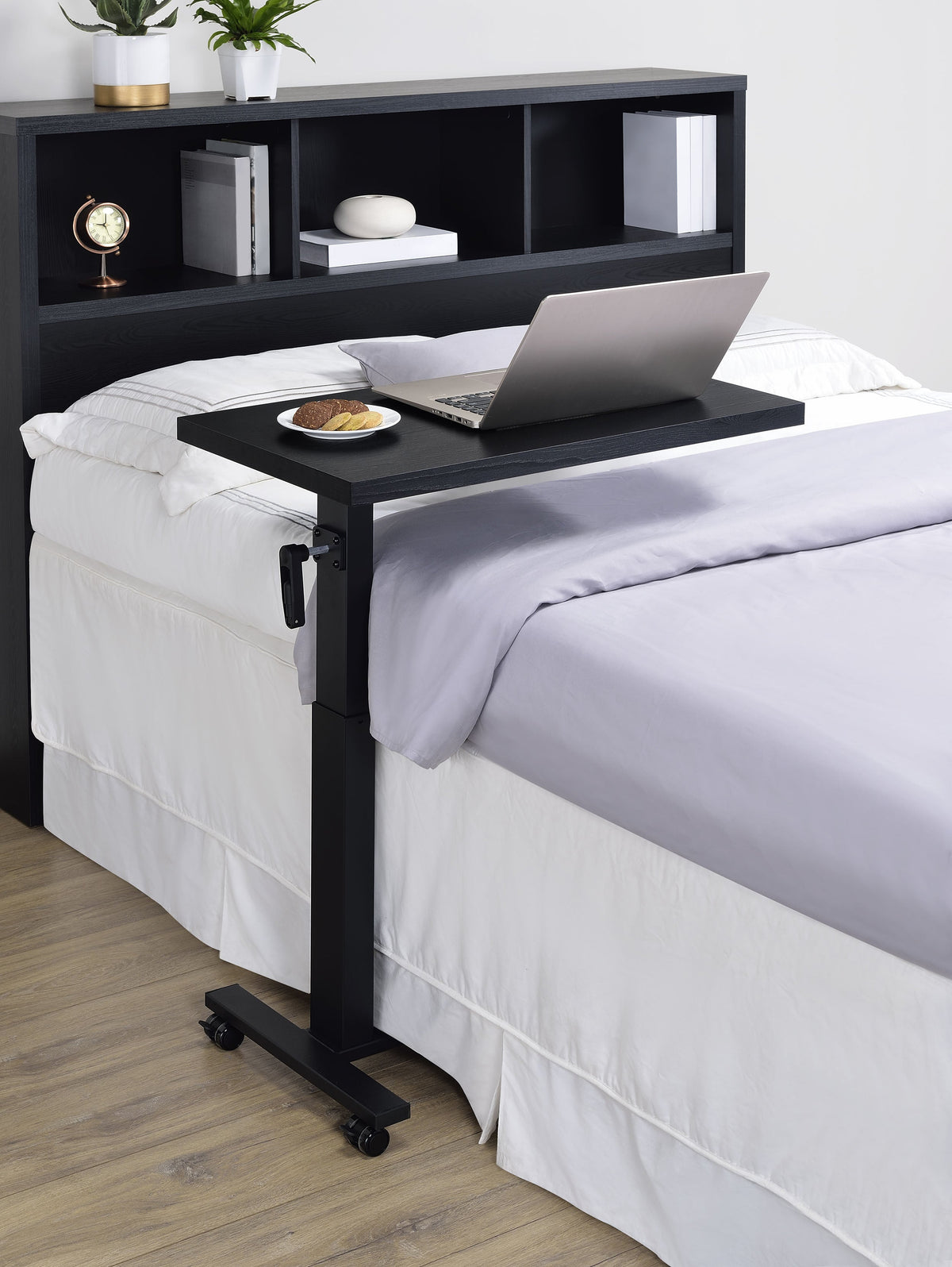 Westpark Bed C-Tables
