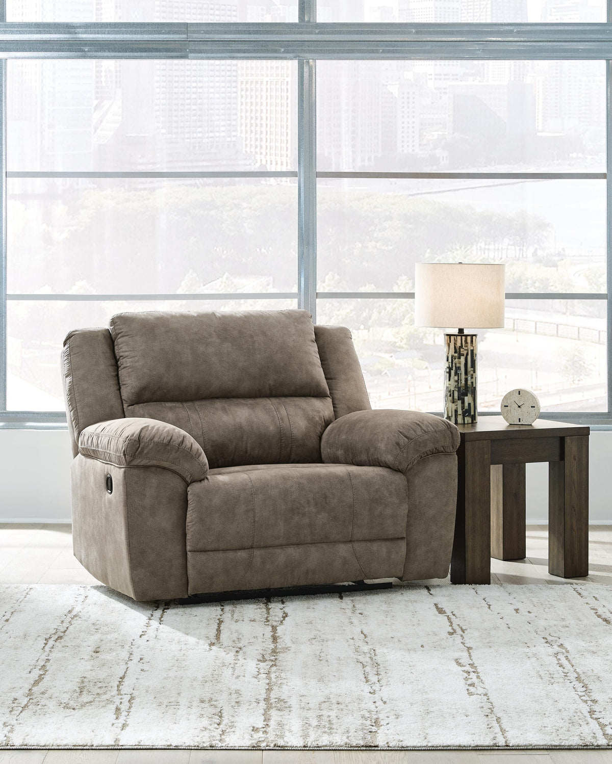 Laresview Recliner by Ashley - image 3