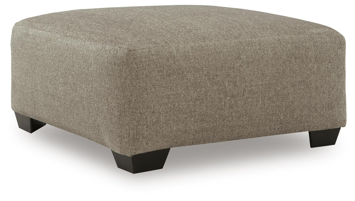Newellen Ottomans