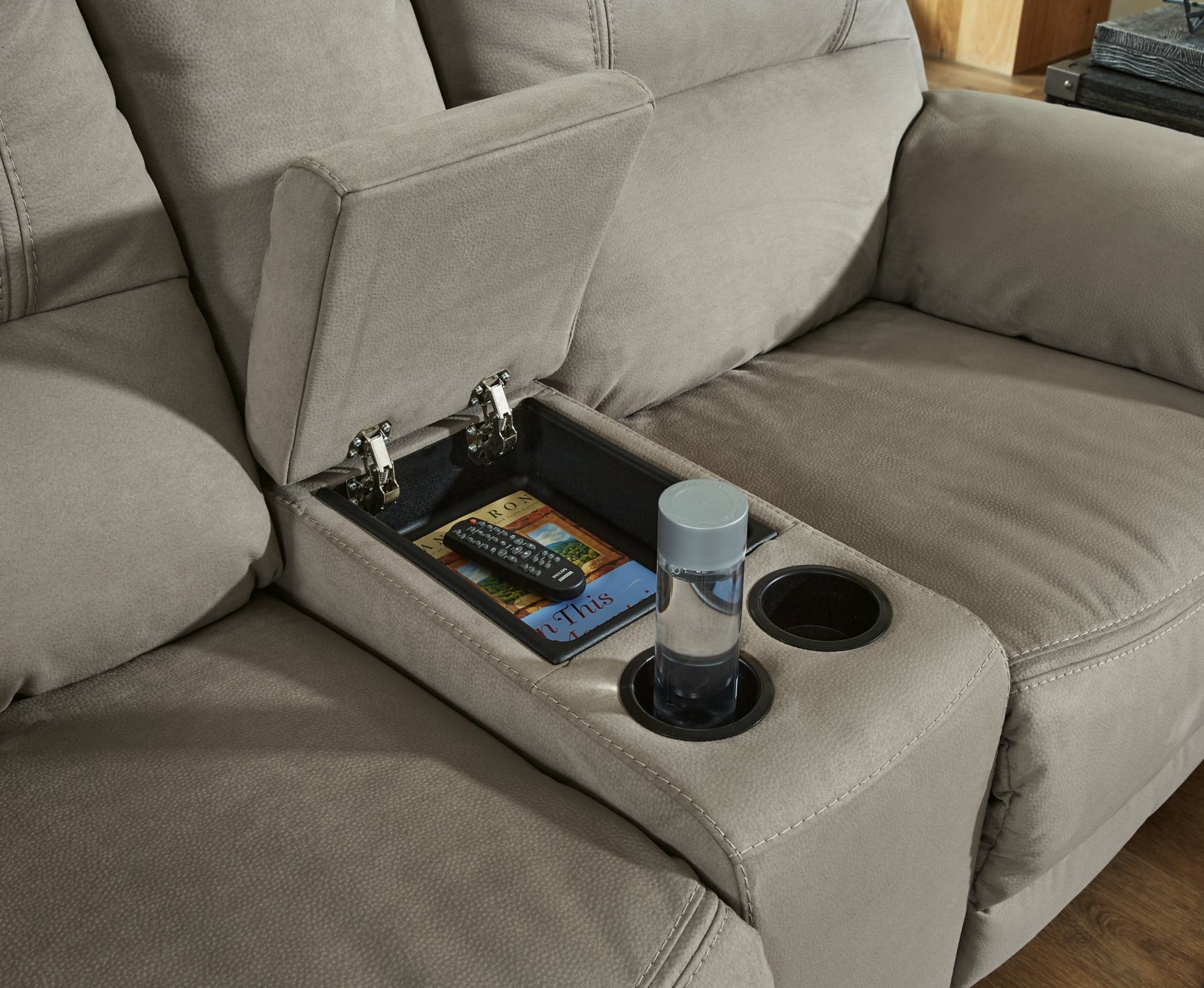 Next-Gen Gaucho DBL REC PWR Loveseat w/Console - Gray