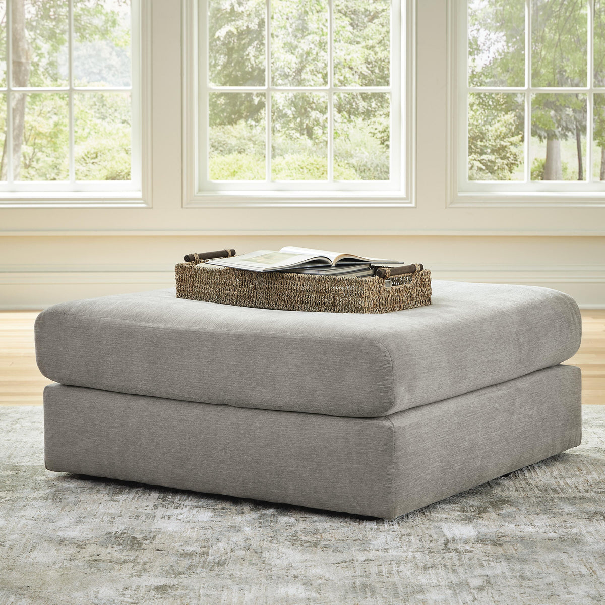 Avaliyah Ottomans