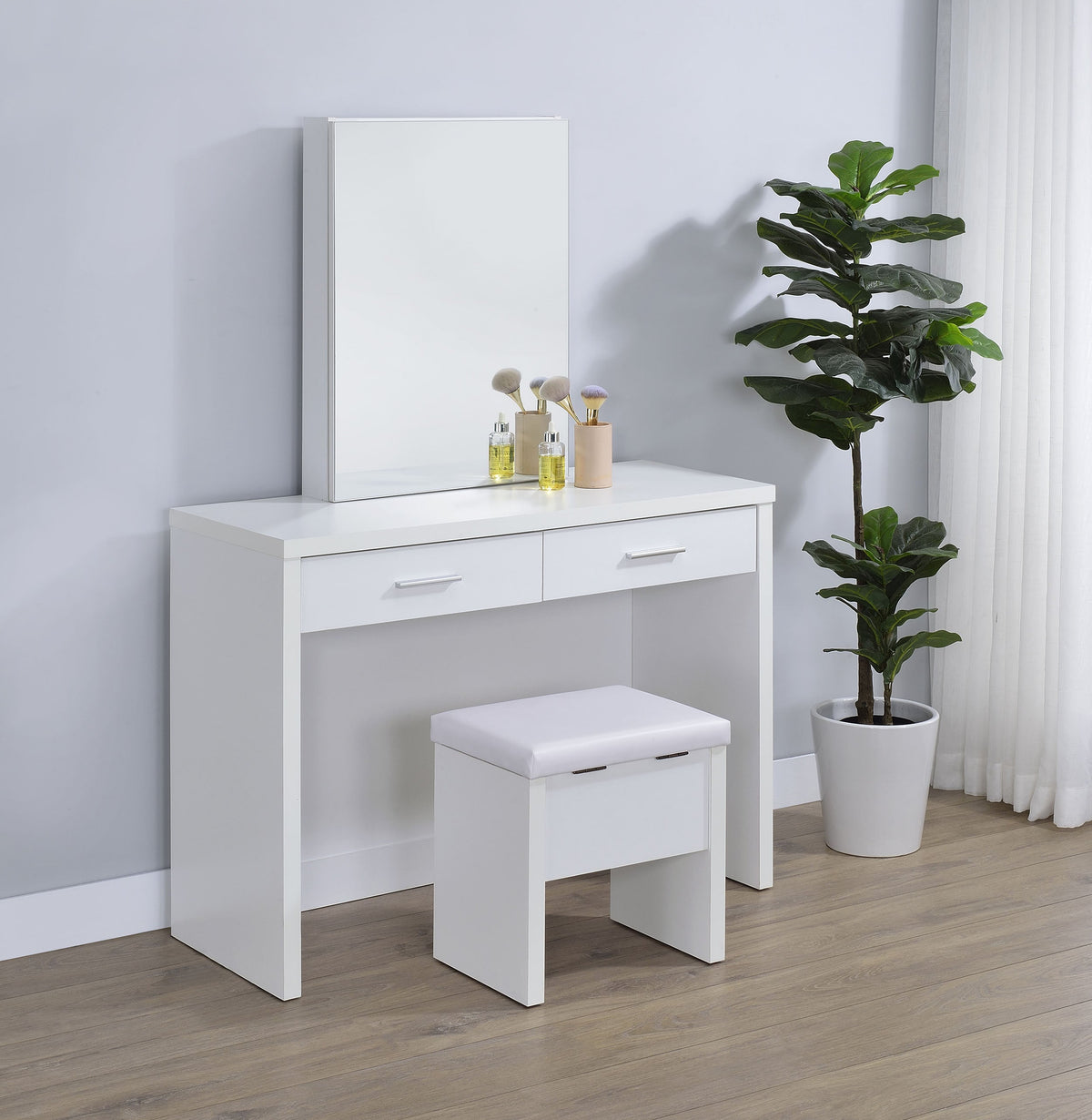 Bunbury Makeup Vanity Sets