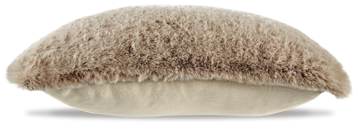 Gariland Accent Pillows