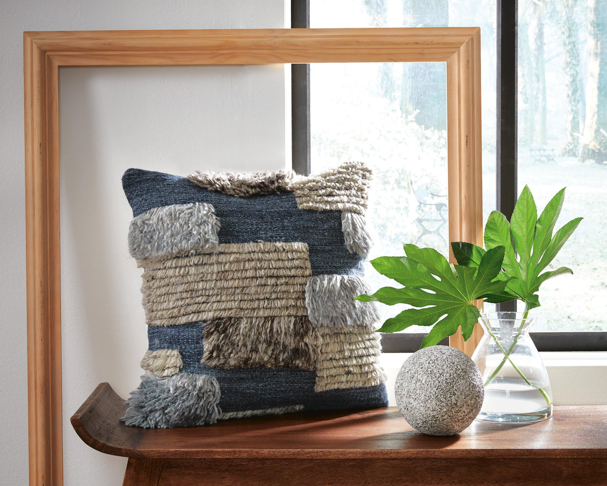 Gibbend Accent Pillows