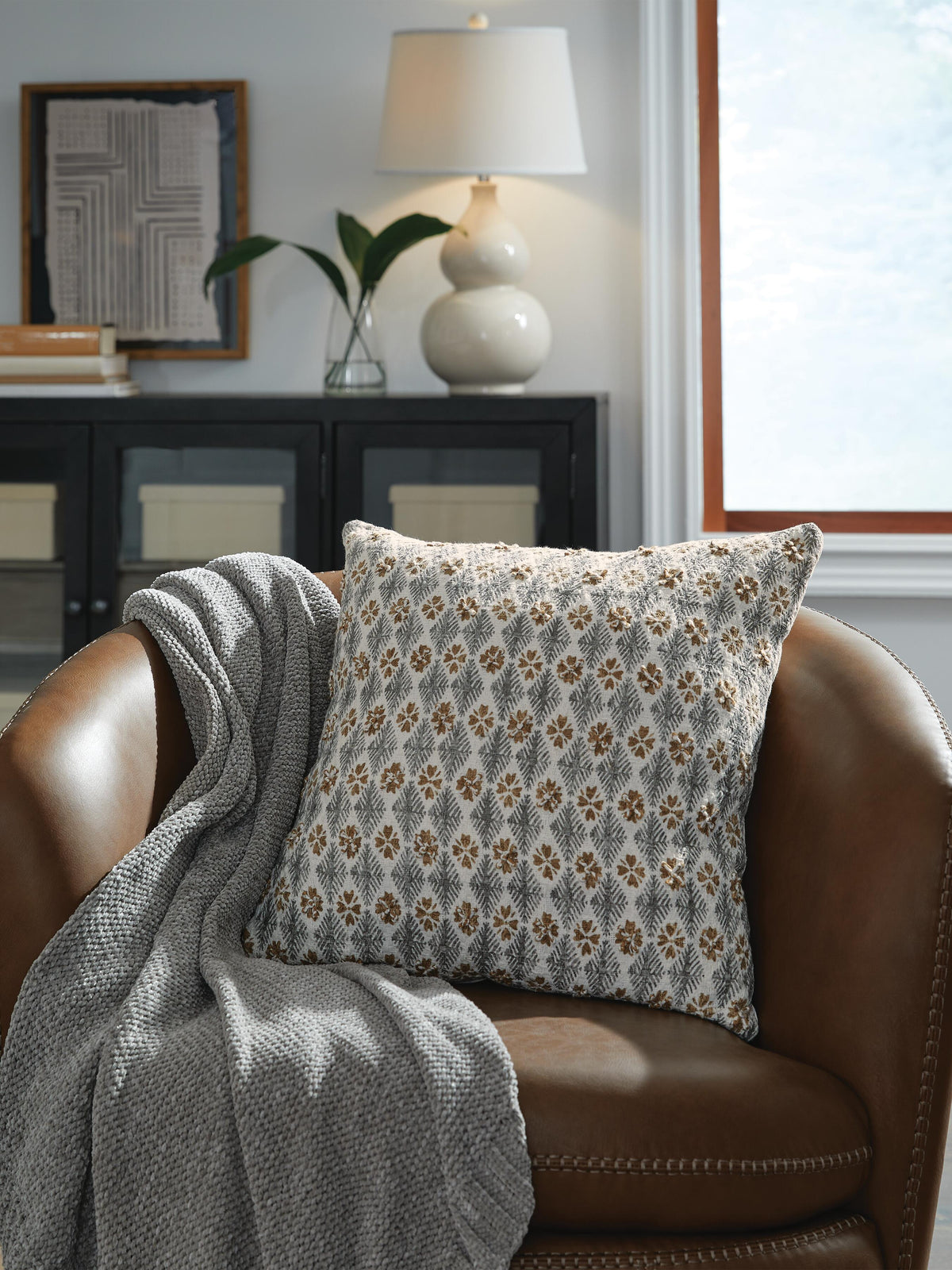 Dainwick Accent Pillows