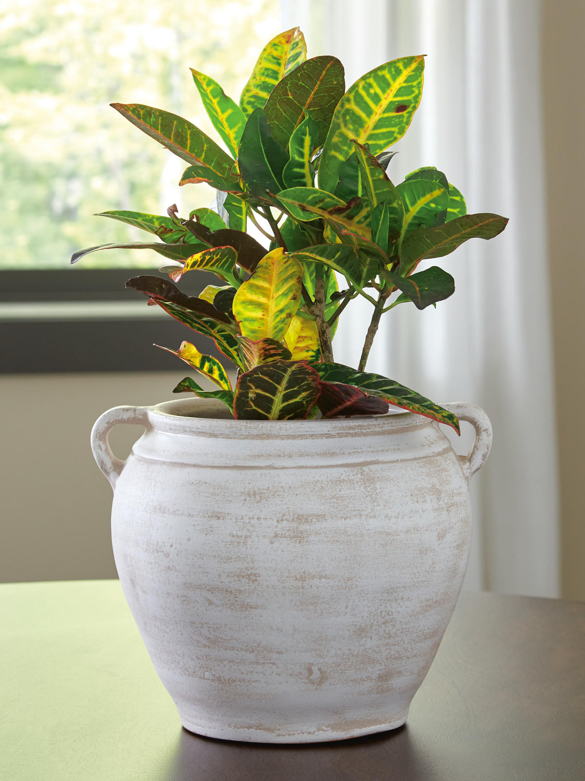 Meadie Vase by Ashley - image 3