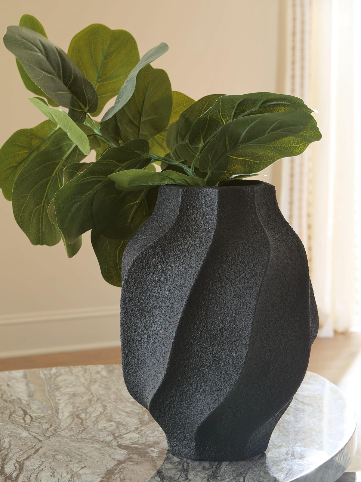 Judworth Vase by Ashley - image 3