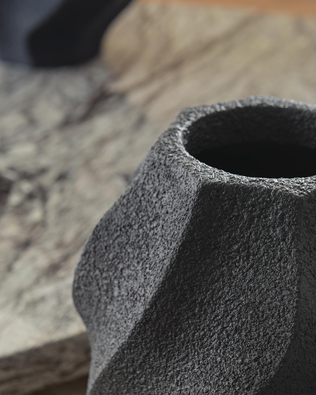 Judworth Vase by Ashley - image 7
