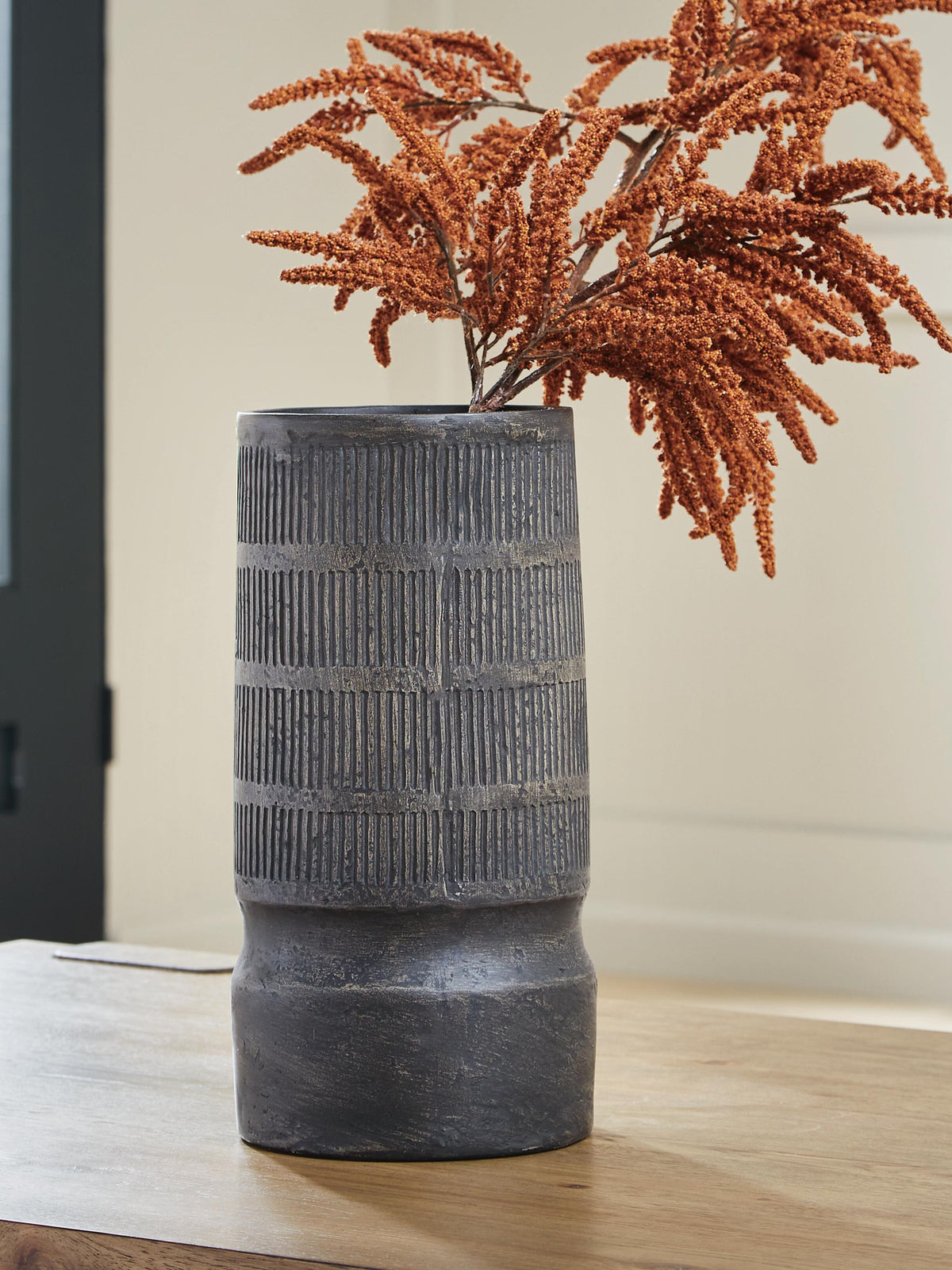 Beninworth Vases