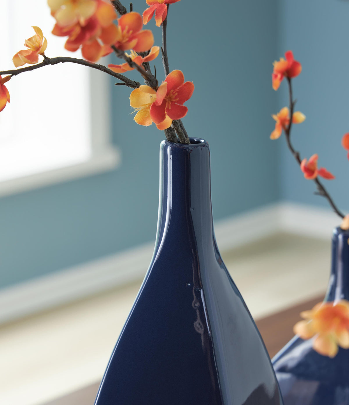 Abtinson Vases