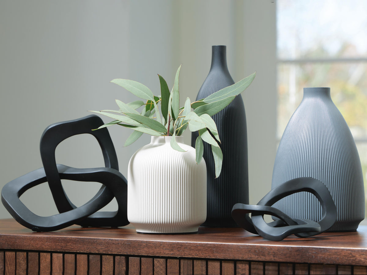 Leithick Home Accent Sets
