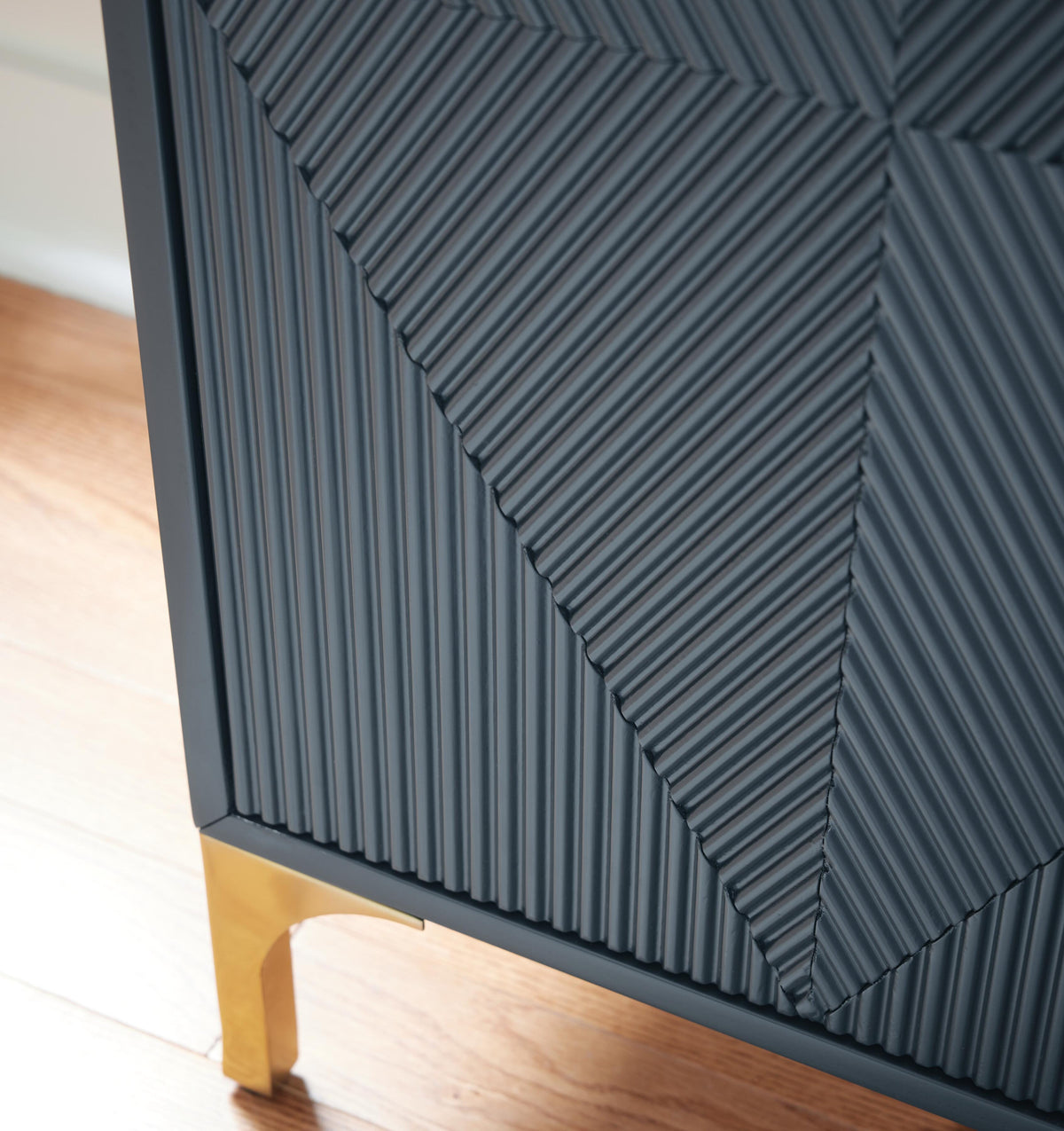 Loirwick Accent Cabinets
