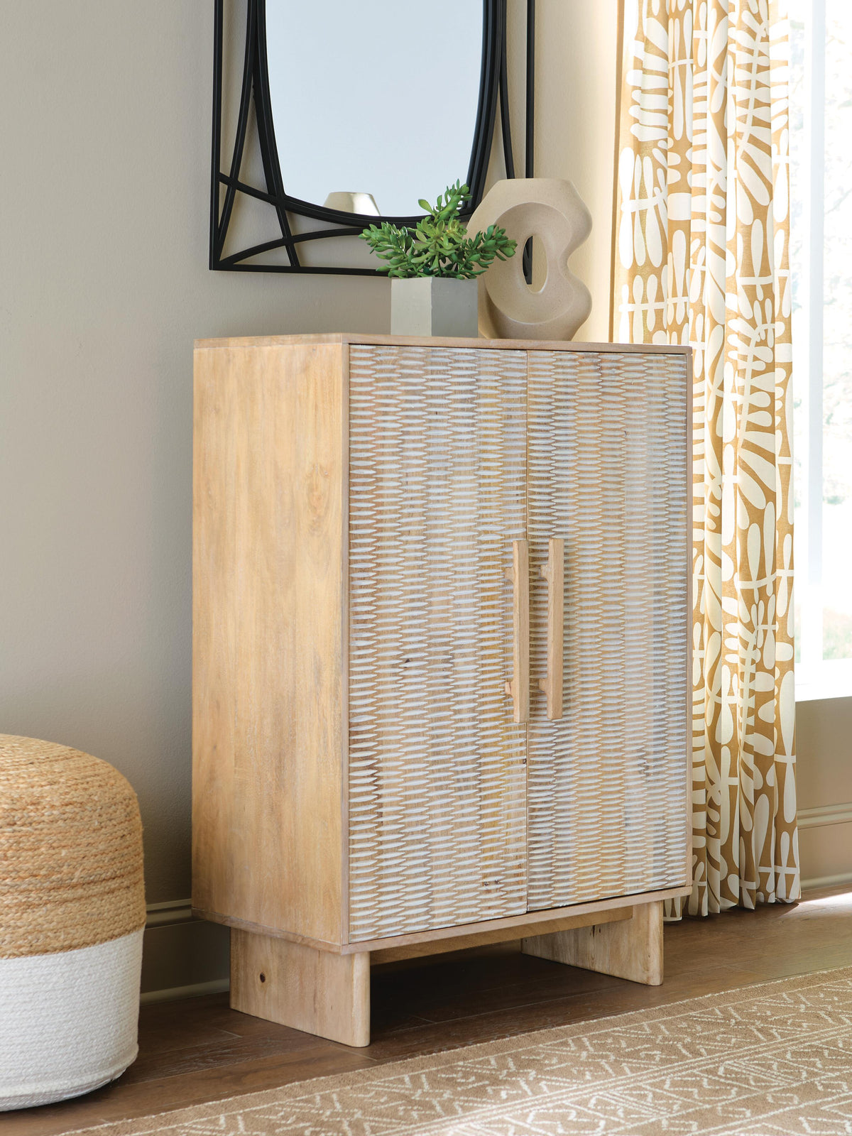 Dallinbury Accent Cabinets