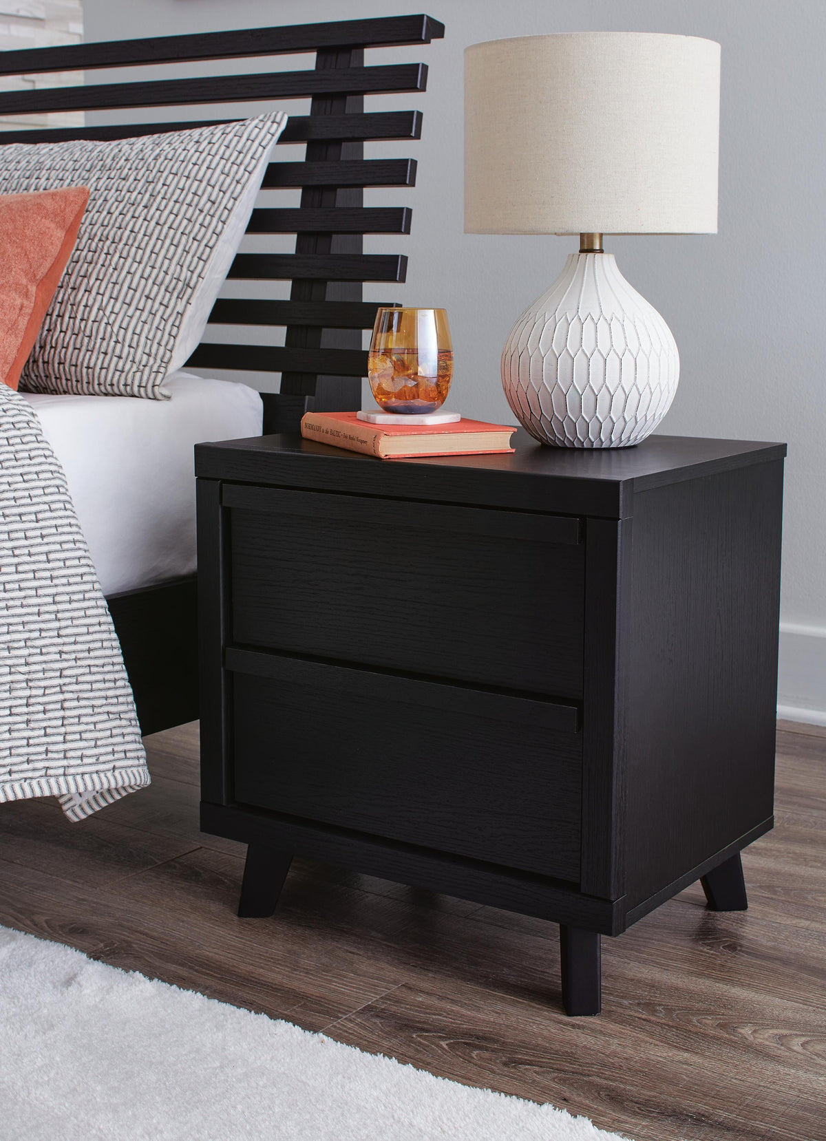 Danziar Nightstands