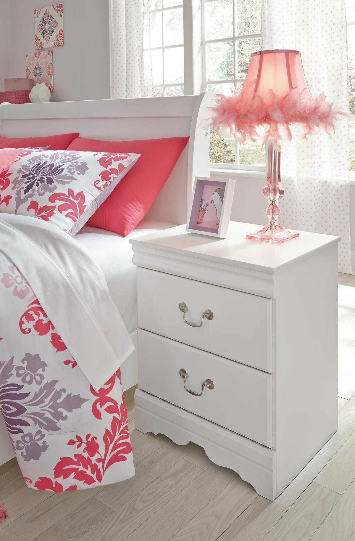 Anarasia Nightstands