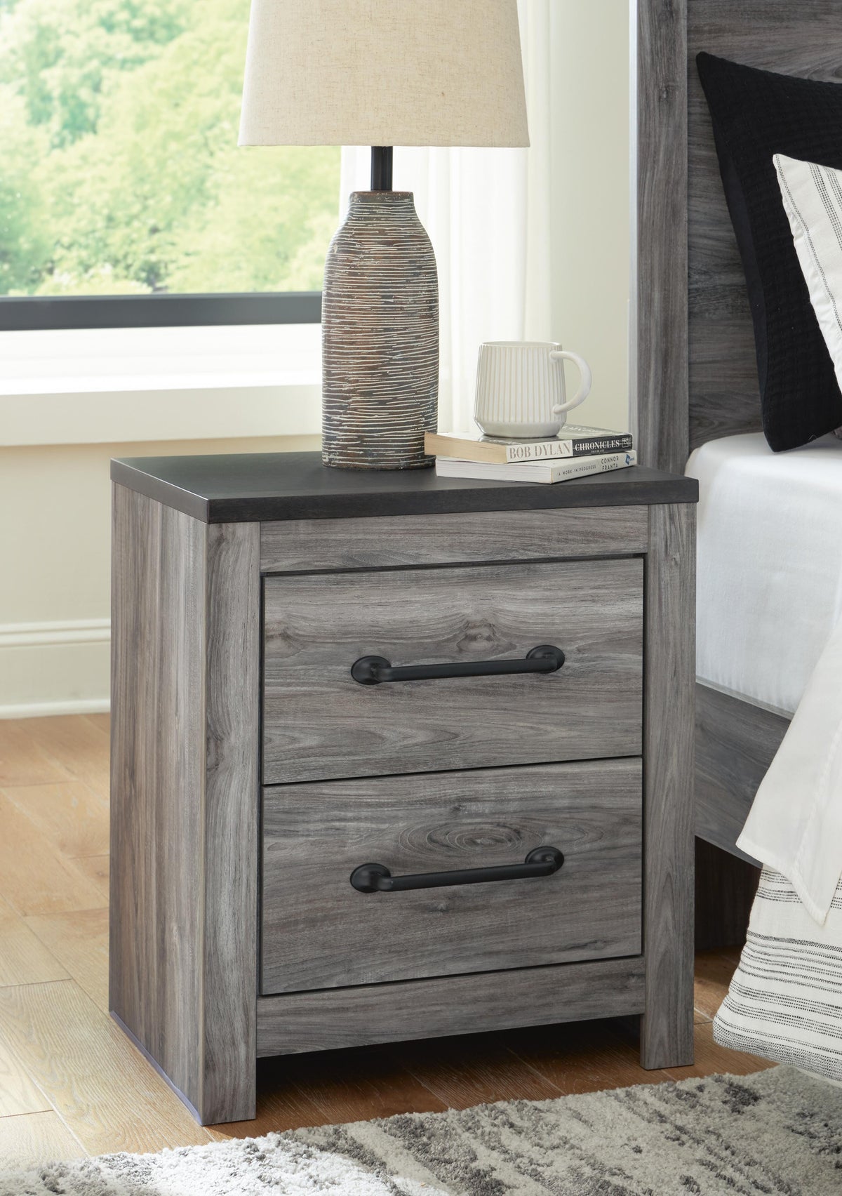 Bronyan Nightstands