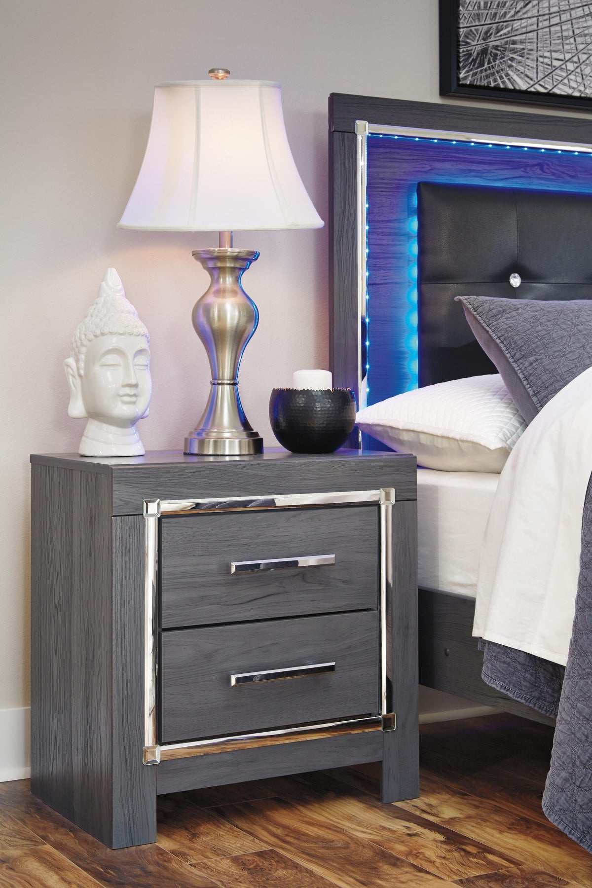 Lodanna Nightstand by Ashley - image 3