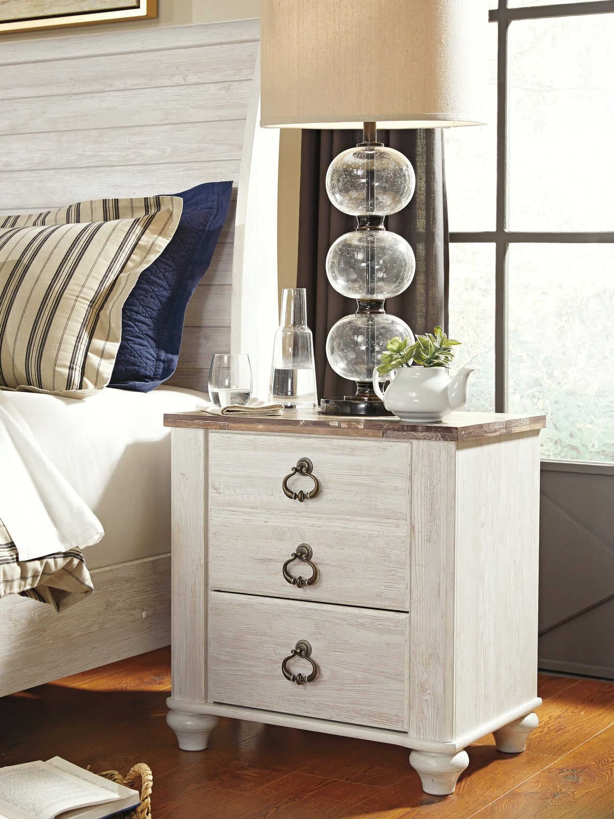 Willowton Nightstands