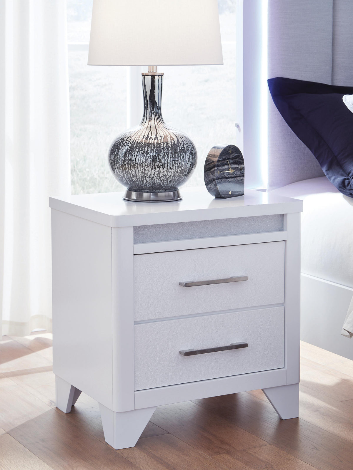 Jarlee Nightstands