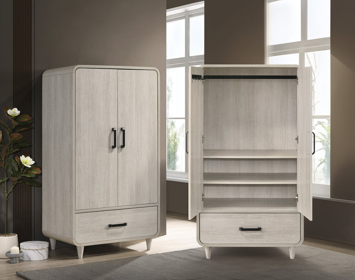 Nyomi Bedroom Collection