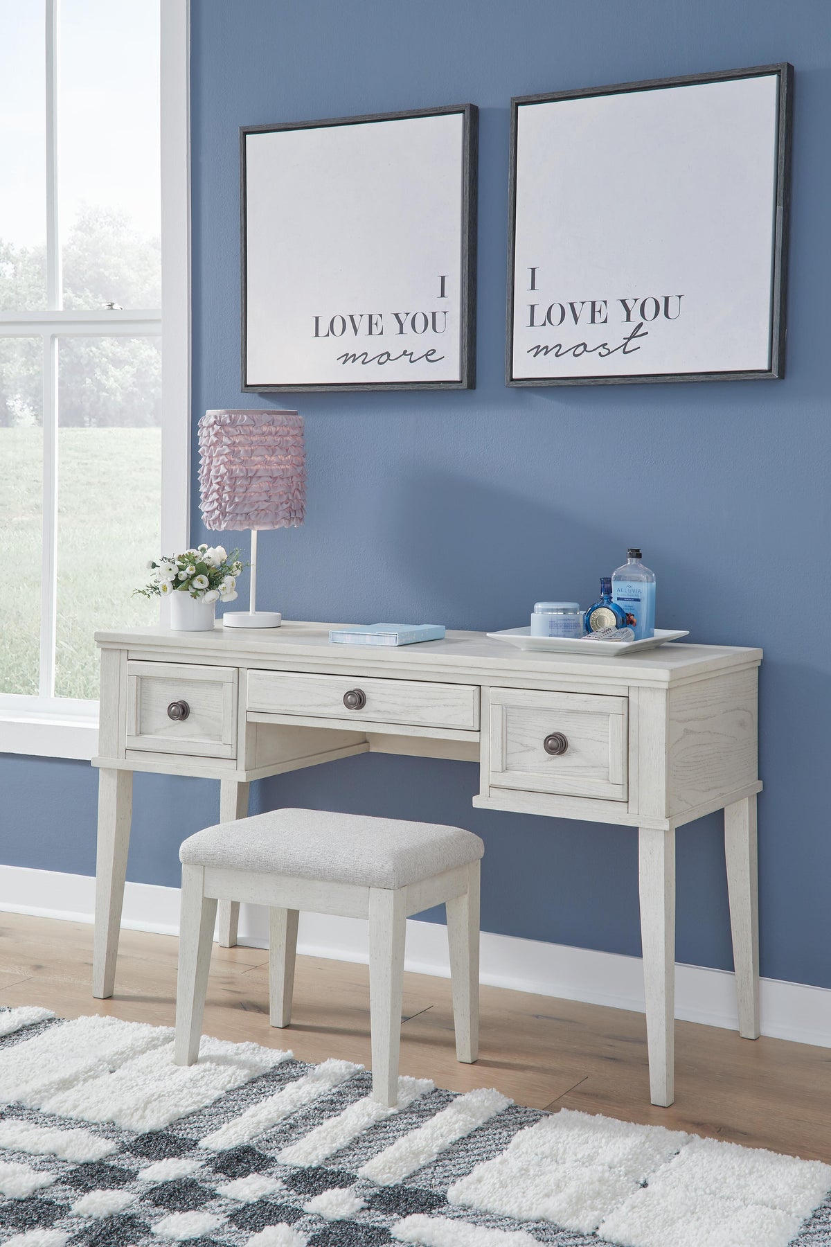 Robbinsdale Makeup Vanity Sets