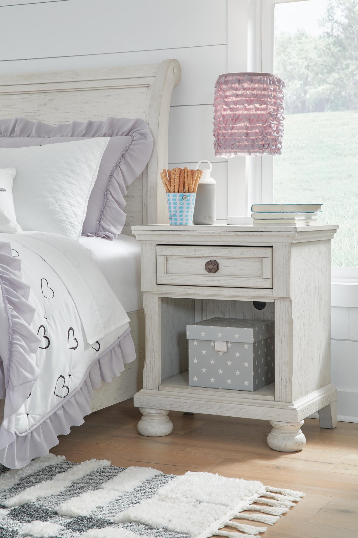 Robbinsdale Nightstands