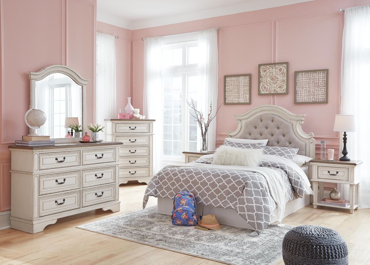 Realyn Nightstands