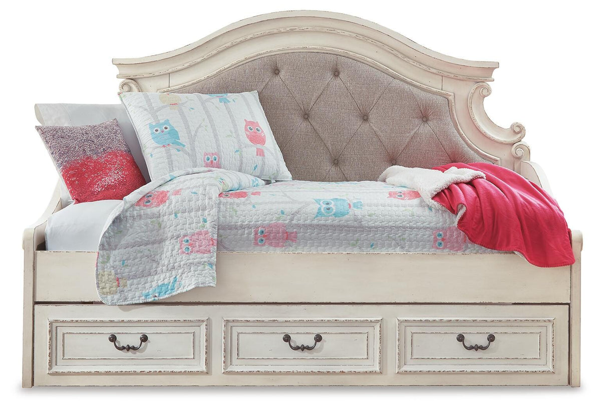 Realyn Beds