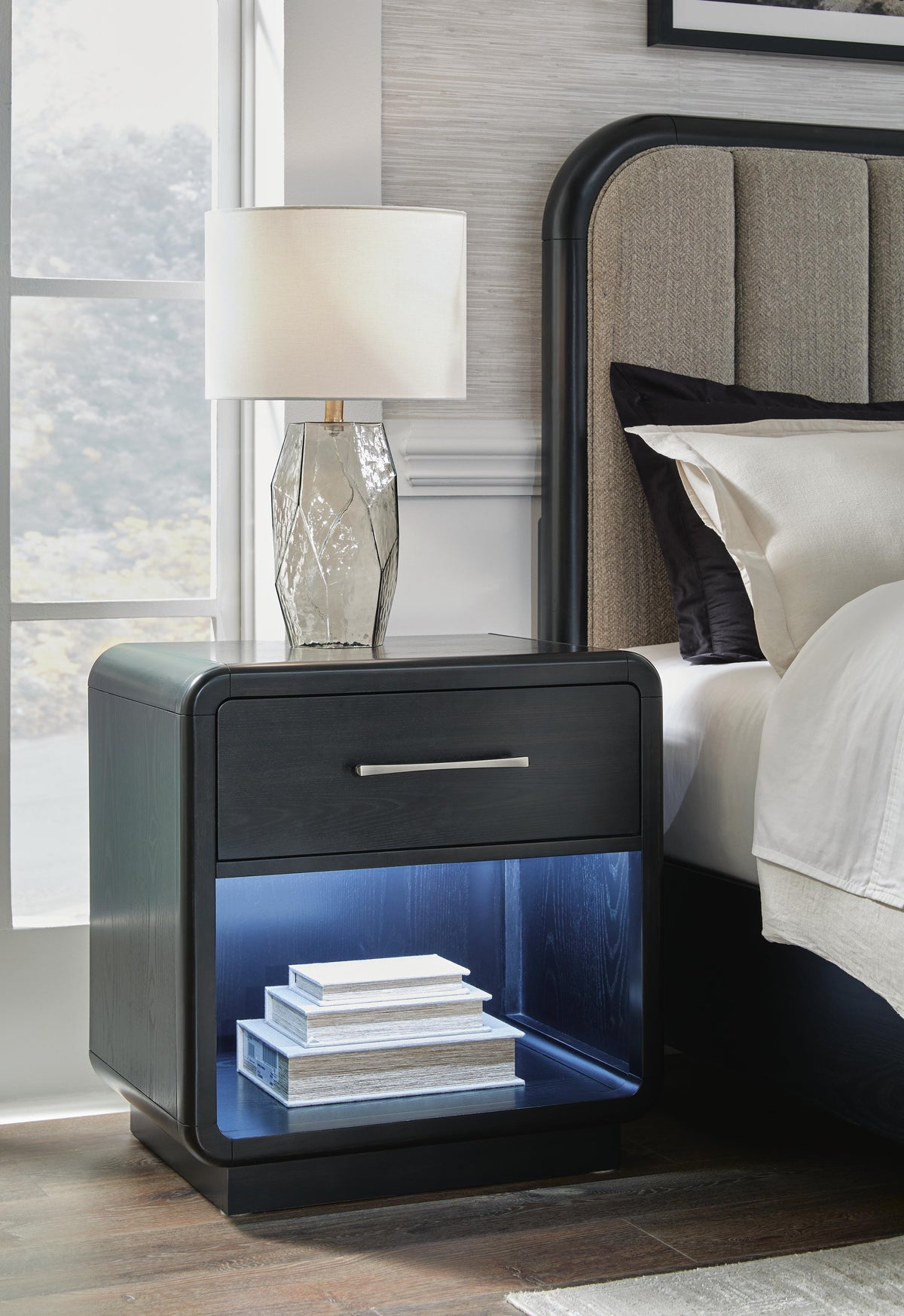 Rowanbeck Nightstands
