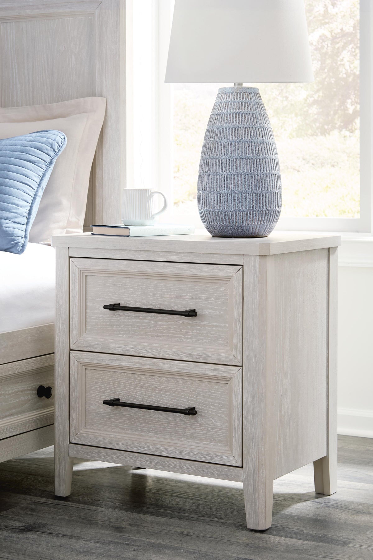 Darbonton Nightstands
