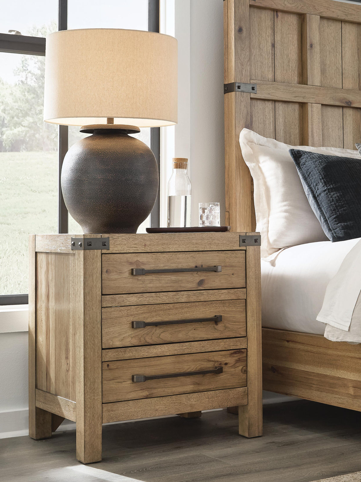 Ridgester Nightstands