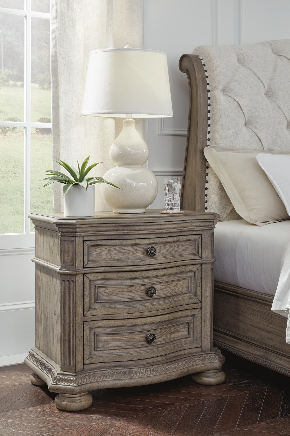 Ardenfield Nightstands