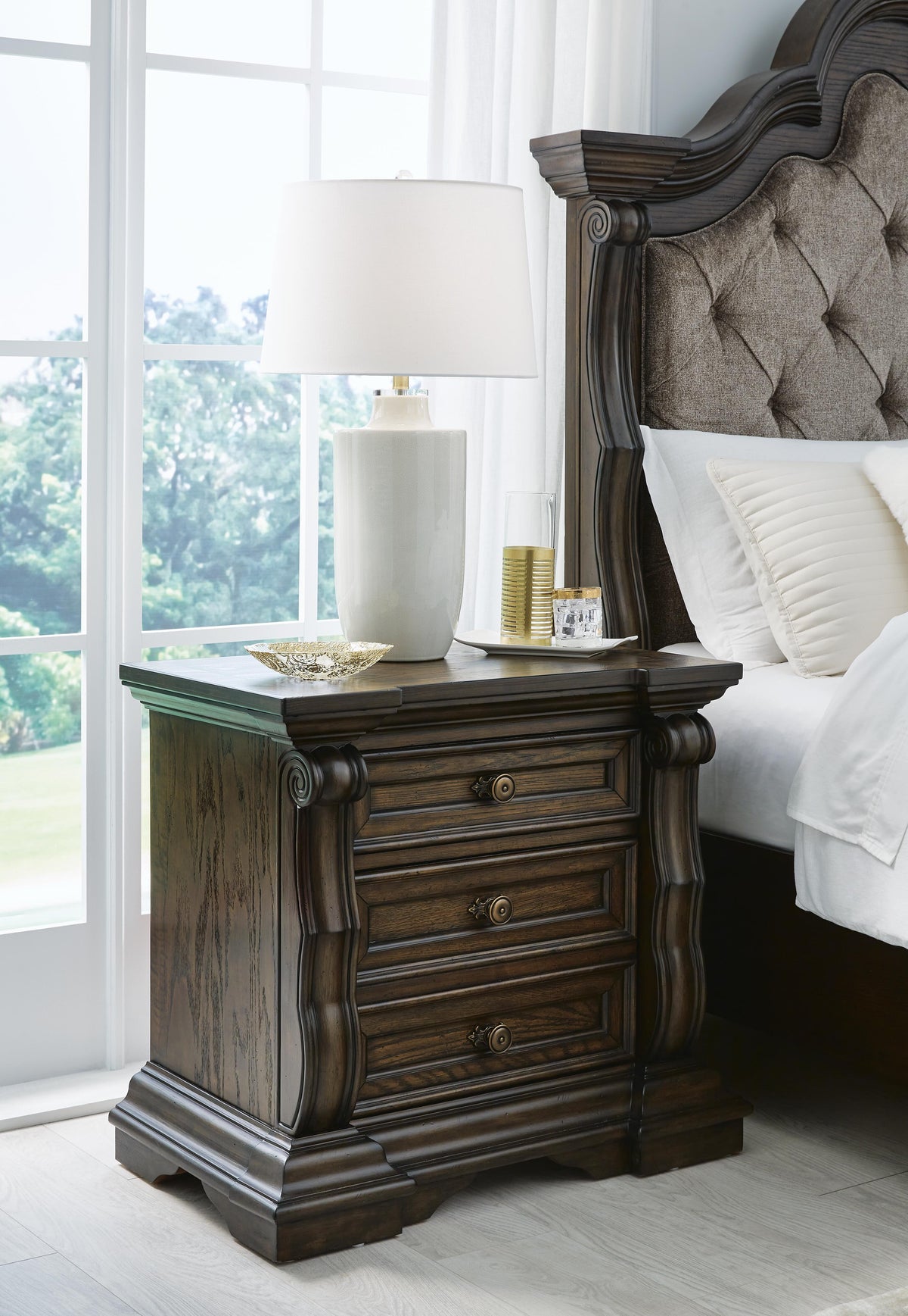 Maylee Nightstands
