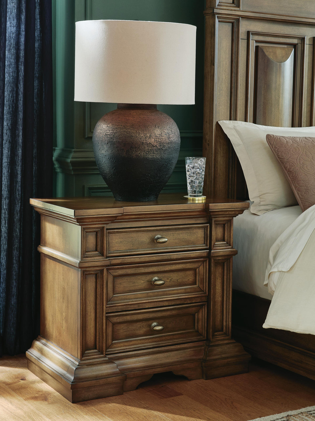 Frantanna Nightstands