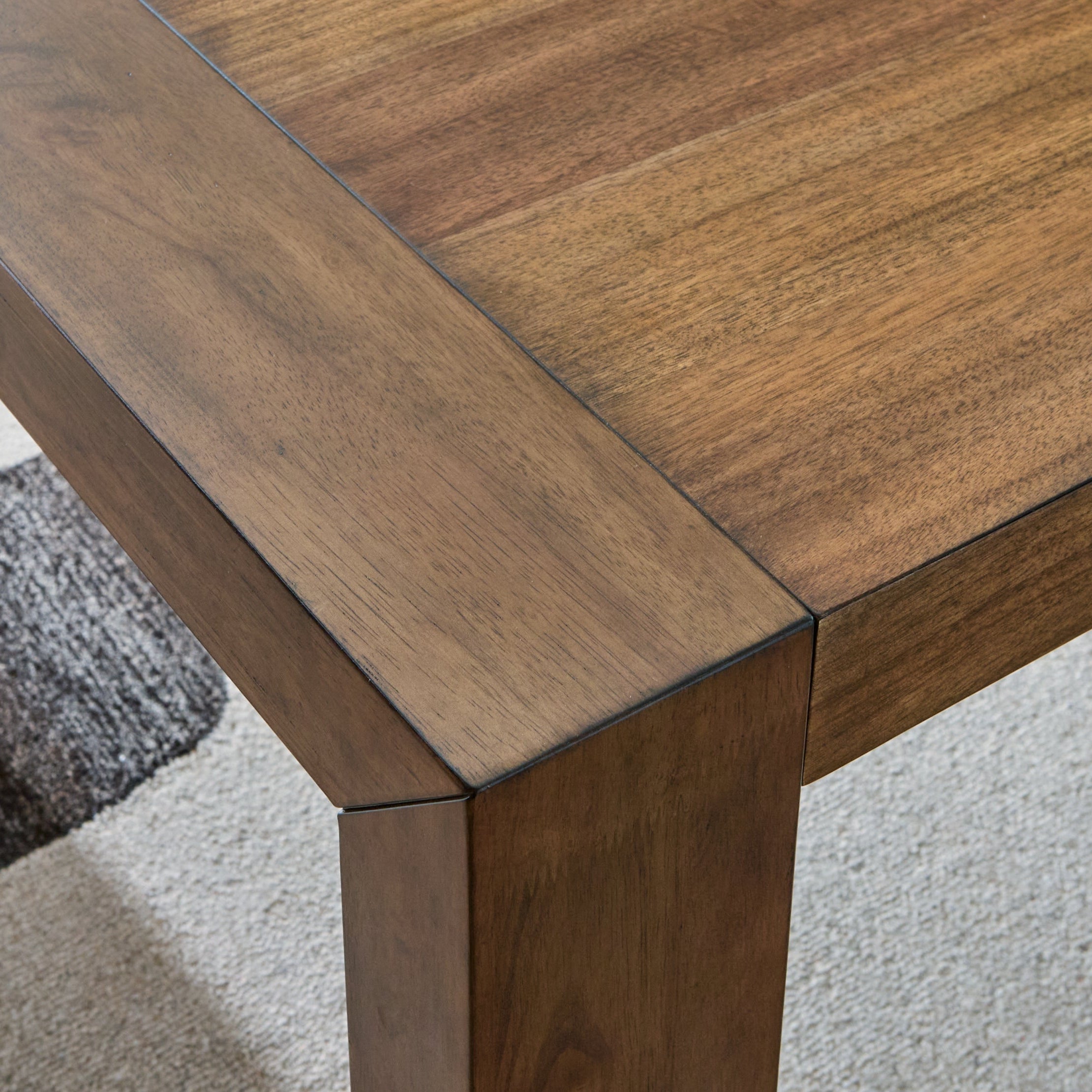 Kraeburn Rectangular Dining Room Table