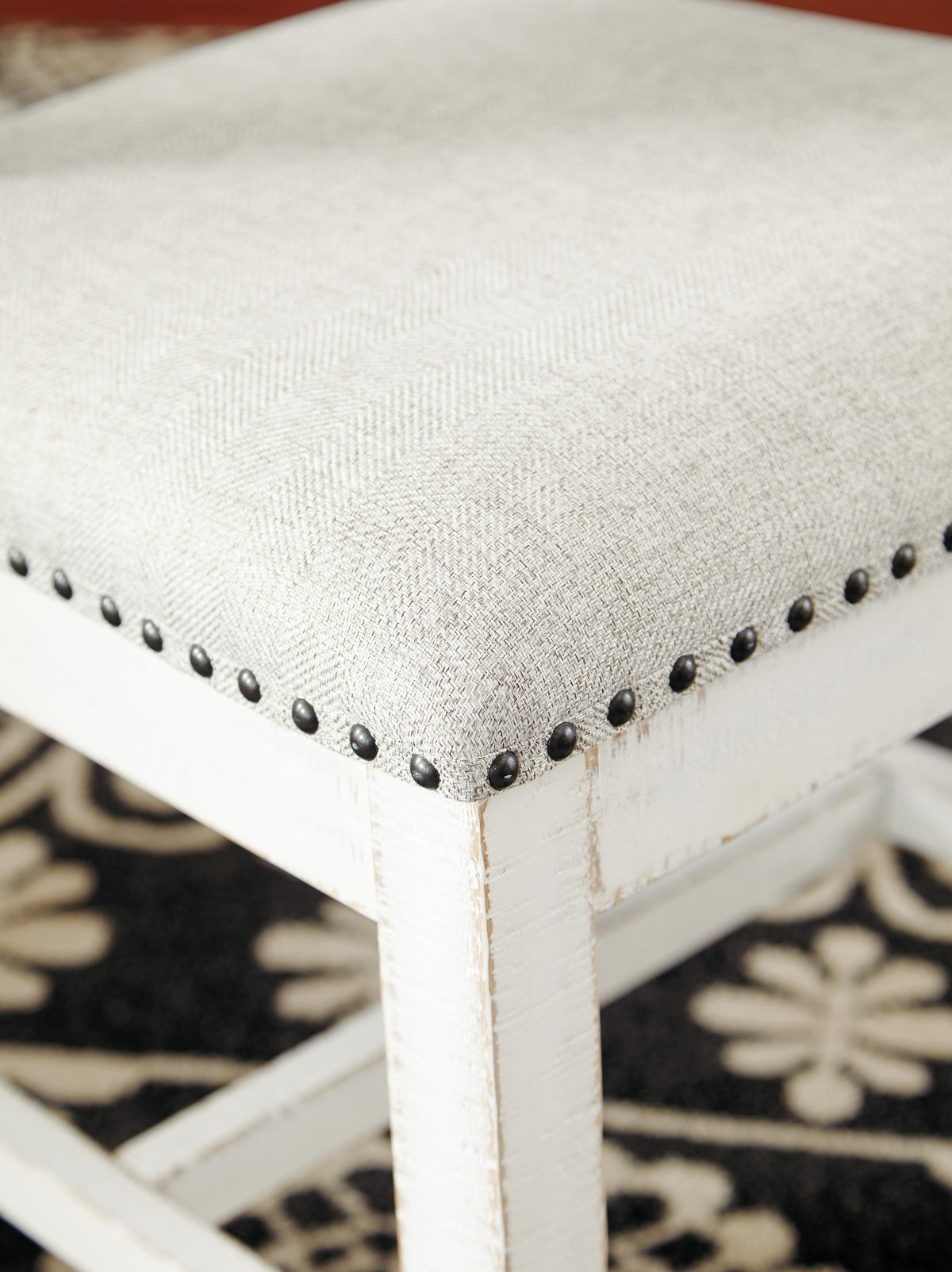 Valebeck Side Chairs (Set of 2)