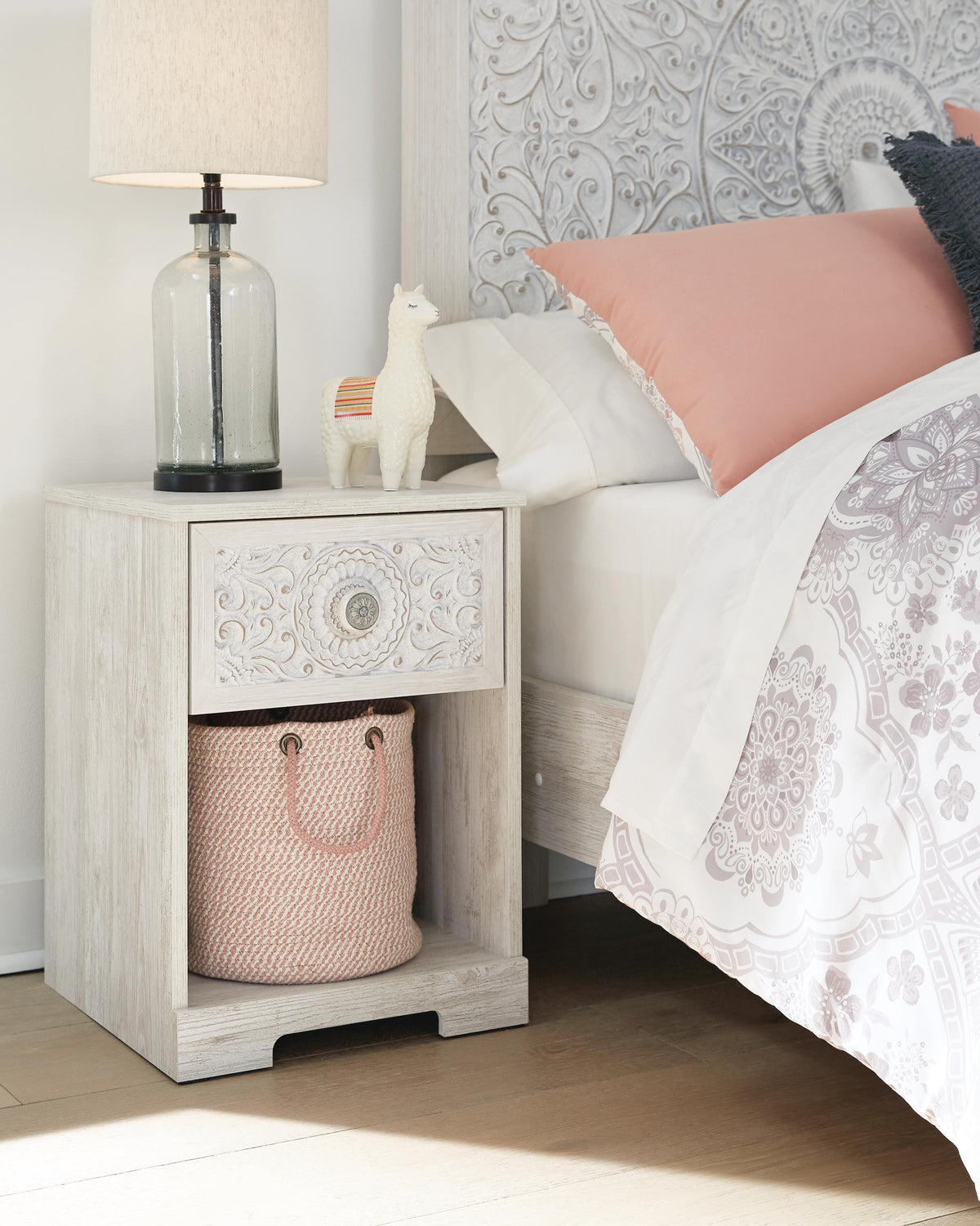 Paxberry Nightstands