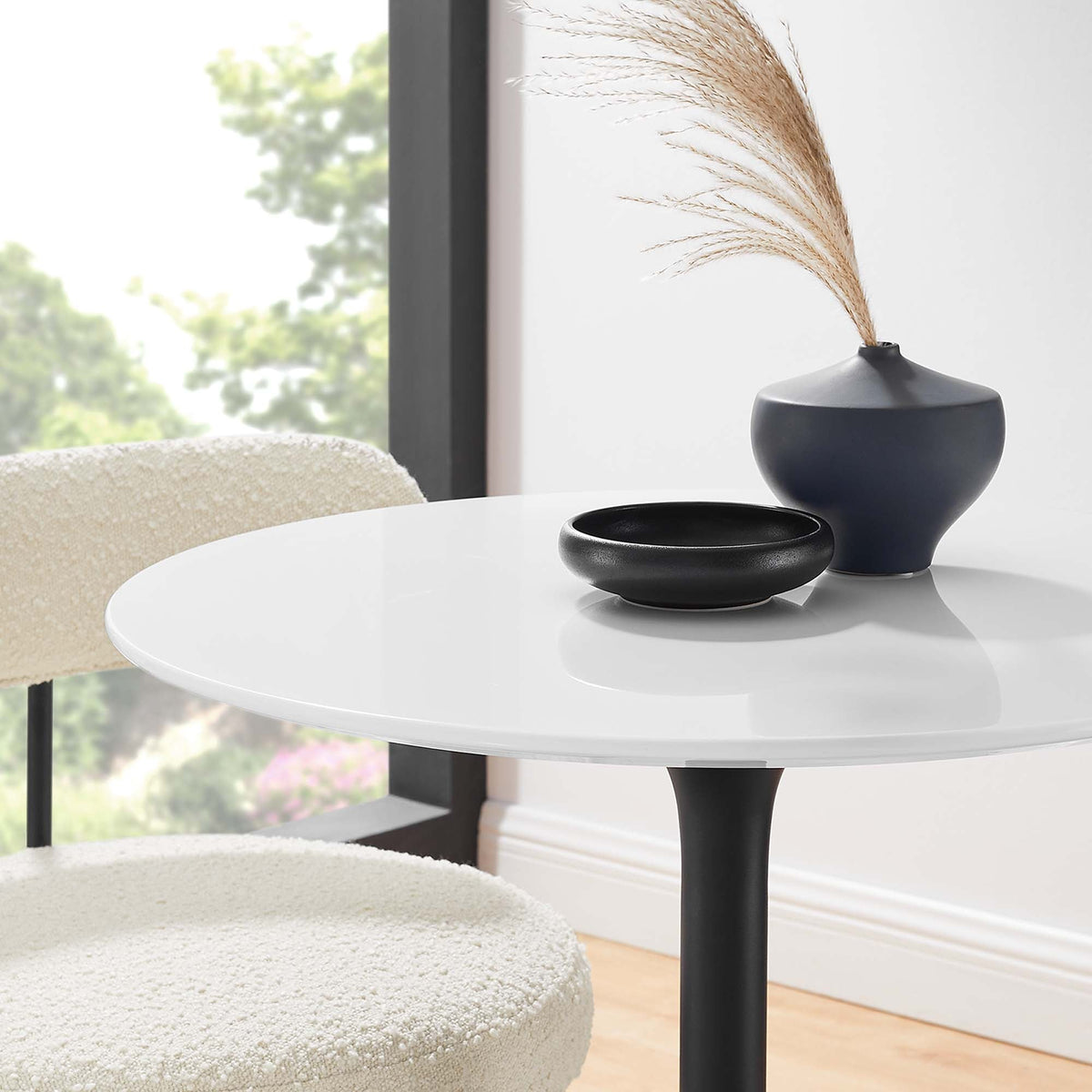 Lippa Round 28" Dining Table